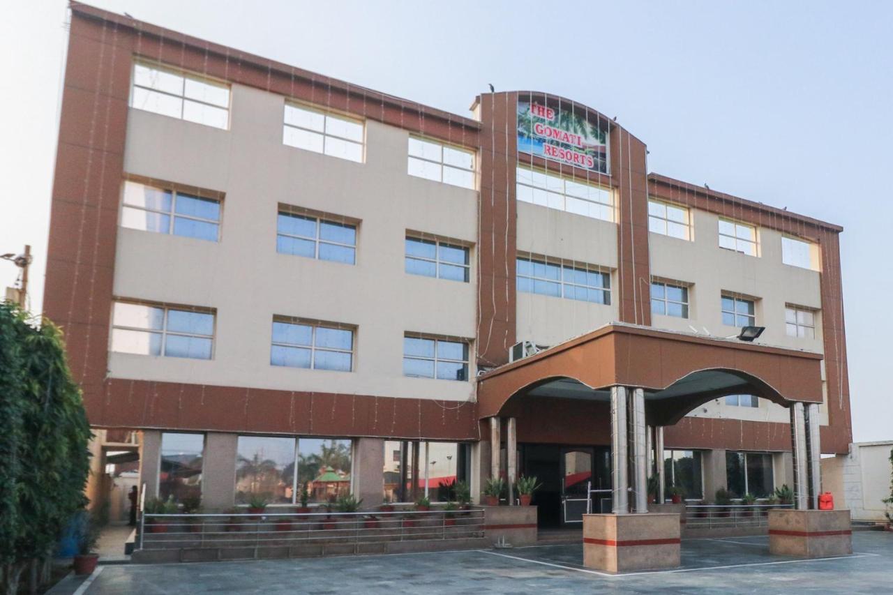 Oyo 66888 Gomti Resorts Alīgarh Exteriör bild