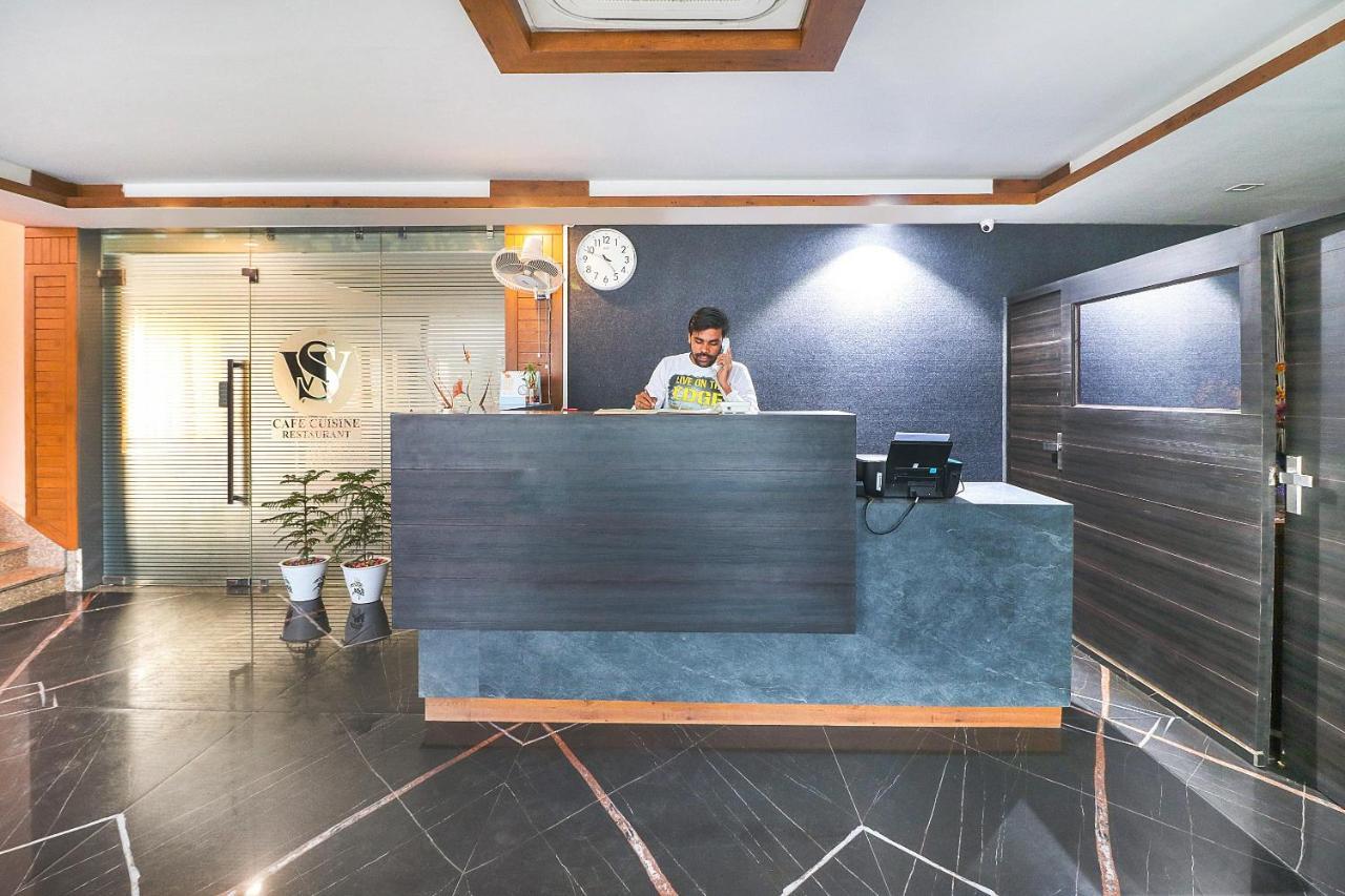 Oyo 66888 Gomti Resorts Alīgarh Exteriör bild